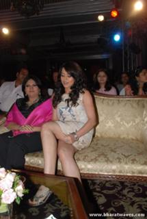 Mahima Chaudhry feet photo thumbnail