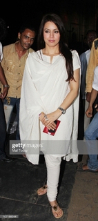 Mahima Chaudhry feet photo thumbnail