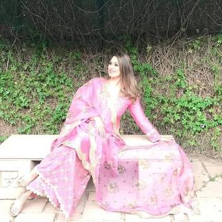 Mahima Chaudhry feet photo thumbnail