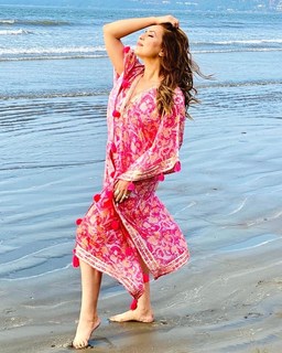 Mahima Chaudhry feet photo thumbnail