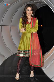 Mahima Chaudhry feet photo thumbnail