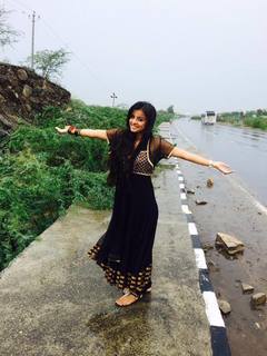 Mahima Makwana feet photo 9
