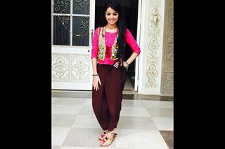 Mahima Makwana feet photo 3