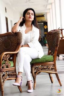 Mahima Nambiar feet photo 4