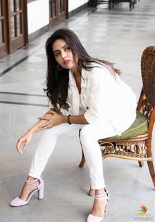 Mahima Nambiar feet photo 3