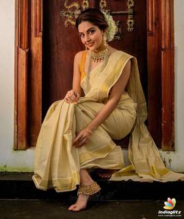 Mahima Nambiar feet photo 11