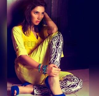 Mahira Khan feet photo thumbnail