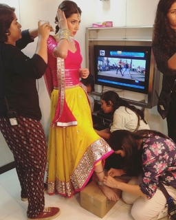 Mahira Khan feet photo thumbnail