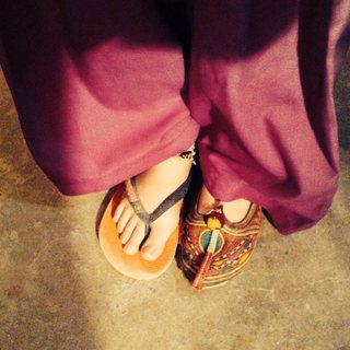 Mahira Khan feet photo thumbnail