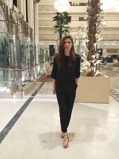 Mahira Khan feet photo thumbnail