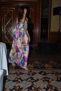 Mahira Khan feet photo thumbnail