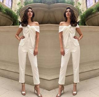 Mahira Khan feet photo thumbnail