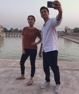 Mahira Khan feet photo thumbnail