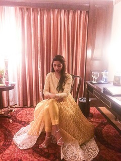 Mahira Khan feet photo thumbnail