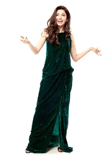 Mahira Khan feet photo thumbnail