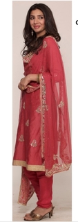 Mahira Khan feet photo thumbnail