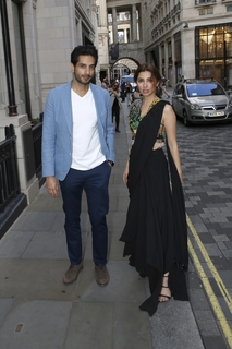Mahira Khan feet photo thumbnail