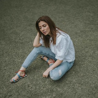 Mahira Khan feet photo thumbnail