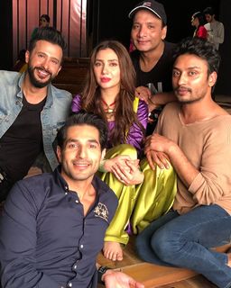 Mahira Khan feet photo thumbnail