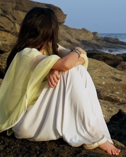 Mahira Khan feet photo thumbnail