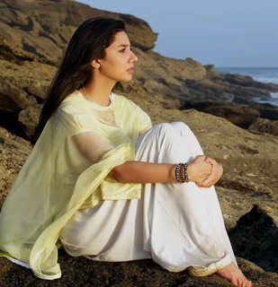Mahira Khan feet photo thumbnail