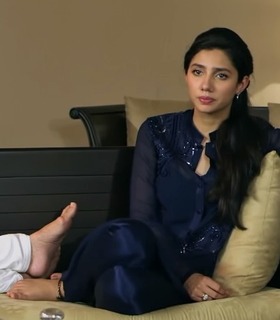 Mahira Khan feet photo thumbnail
