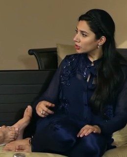 Mahira Khan feet photo thumbnail