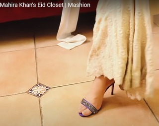 Mahira Khan feet photo thumbnail