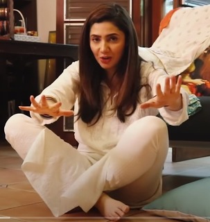Mahira Khan feet photo thumbnail