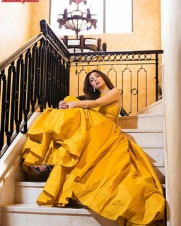 Mahira Khan feet photo thumbnail