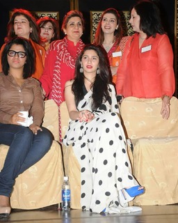 Mahira Khan feet photo thumbnail