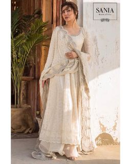Mahira Khan feet photo thumbnail