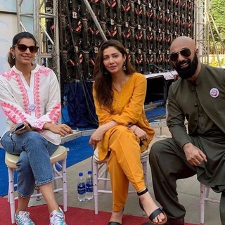 Mahira Khan feet photo thumbnail