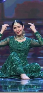 Mahira Khan feet photo thumbnail