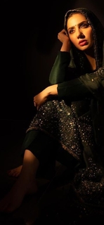 Mahira Khan feet photo thumbnail