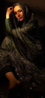 Mahira Khan feet photo thumbnail