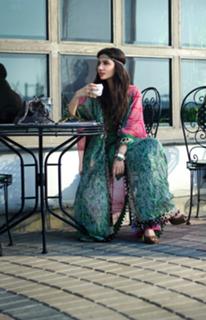 Mahira Khan feet photo thumbnail