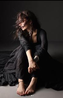 Mahira Khan feet photo thumbnail