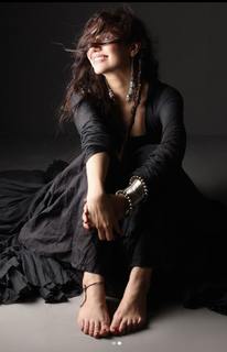 Mahira Khan feet photo thumbnail