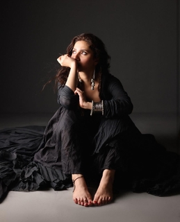 Mahira Khan feet photo thumbnail