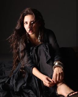 Mahira Khan feet photo thumbnail