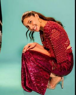 Mahira Khan feet photo thumbnail