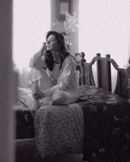 Mahira Khan feet photo thumbnail