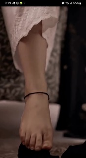 Mahira Khan feet photo thumbnail