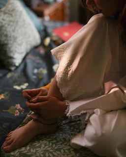 Mahira Khan feet photo thumbnail