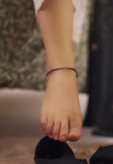 Mahira Khan feet photo thumbnail
