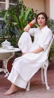 Mahira Khan feet photo thumbnail