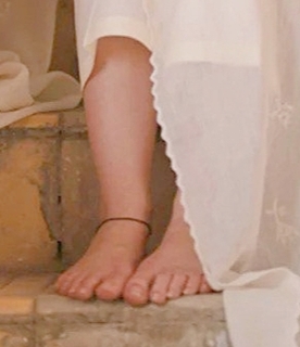 Mahira Khan feet photo thumbnail