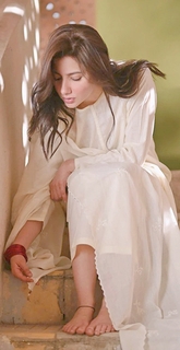 Mahira Khan feet photo thumbnail