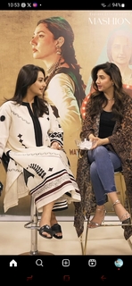 Mahira Khan feet photo thumbnail